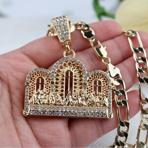 Men’s Gold Plated Chain with pendant 26” / Oro laminado